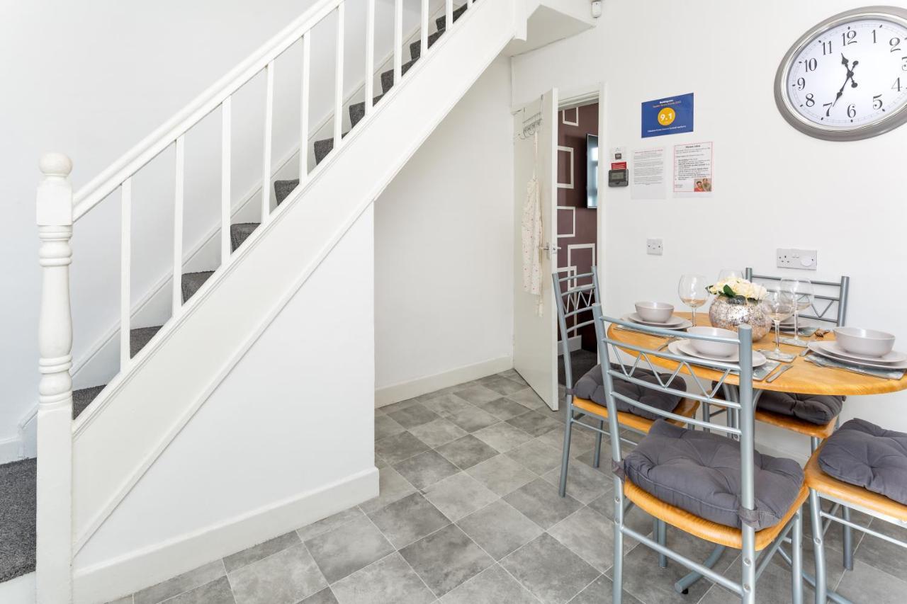 Cosy Anfield Guesthouse - Free Parking Liverpool Exteriör bild