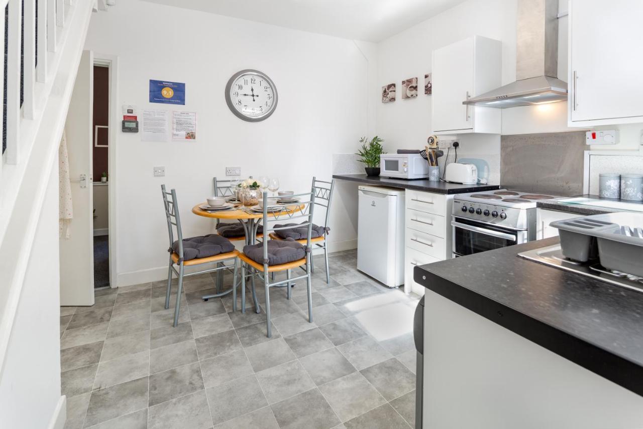 Cosy Anfield Guesthouse - Free Parking Liverpool Exteriör bild